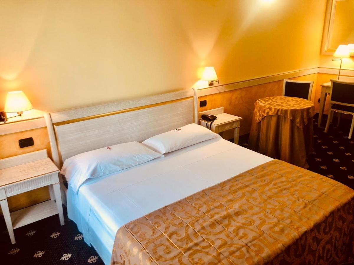 Motel Malpensa Inn & Hotel-Airport カーゼ・ヌオーヴェ エクステリア 写真